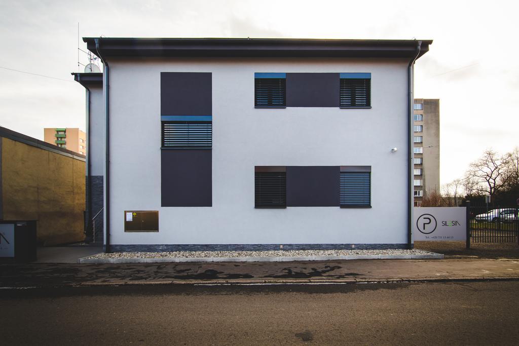 Silesia Residence 俄斯特拉发 外观 照片 The new building of the Institute of Photonics
