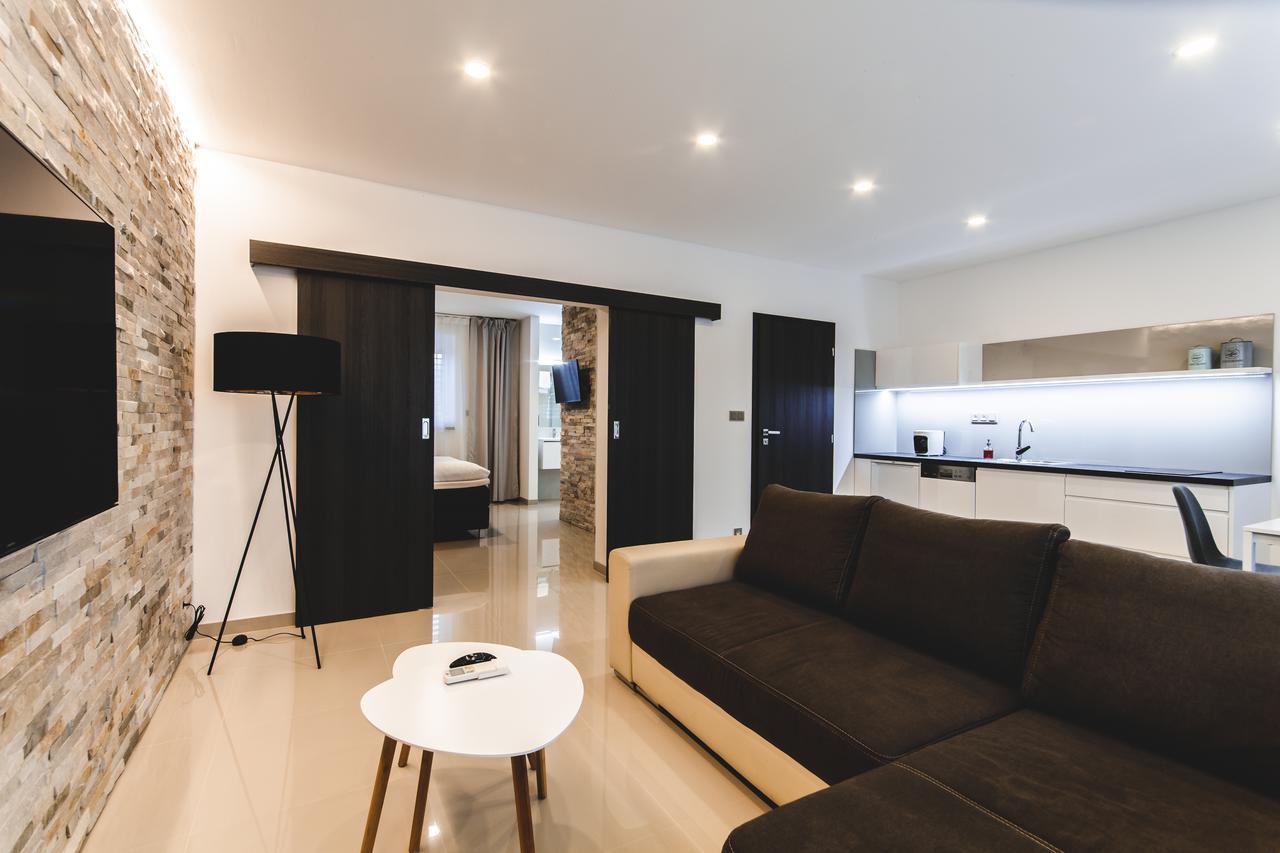 Silesia Residence 俄斯特拉发 外观 照片 A modern apartment