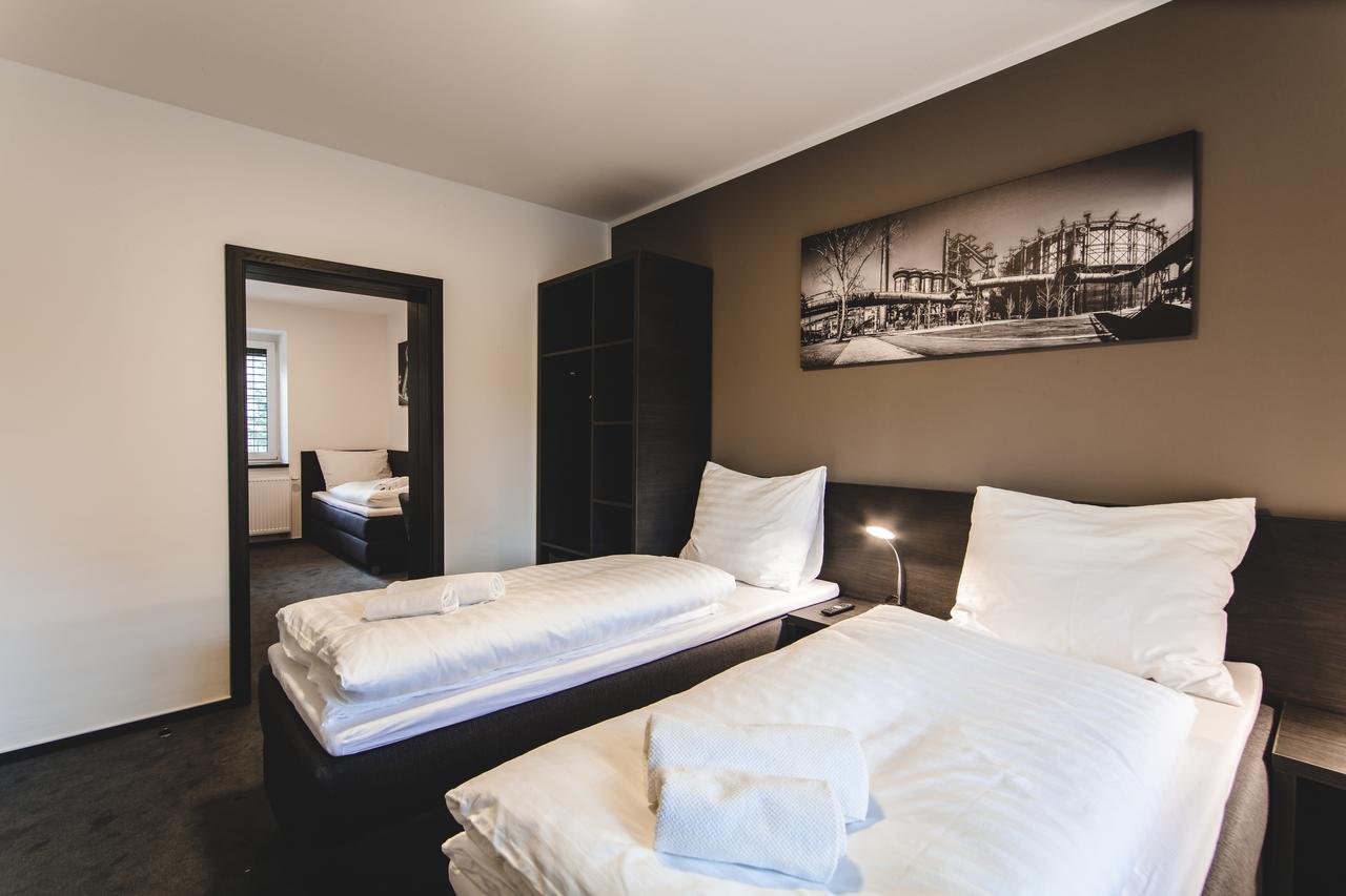 Silesia Residence 俄斯特拉发 外观 照片 A typical room at the hotel