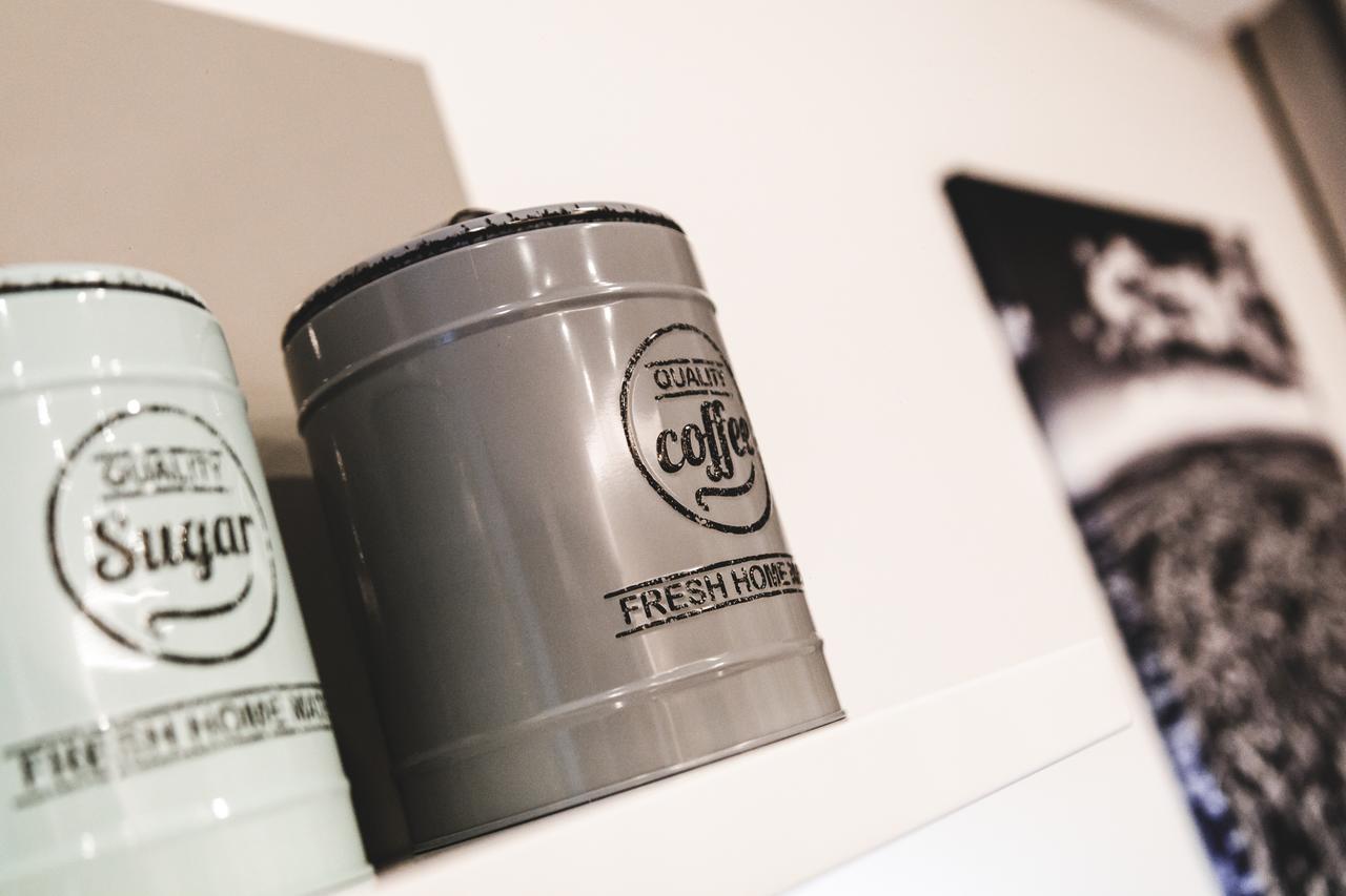 Silesia Residence 俄斯特拉发 外观 照片 Coffee and sugar storage tins