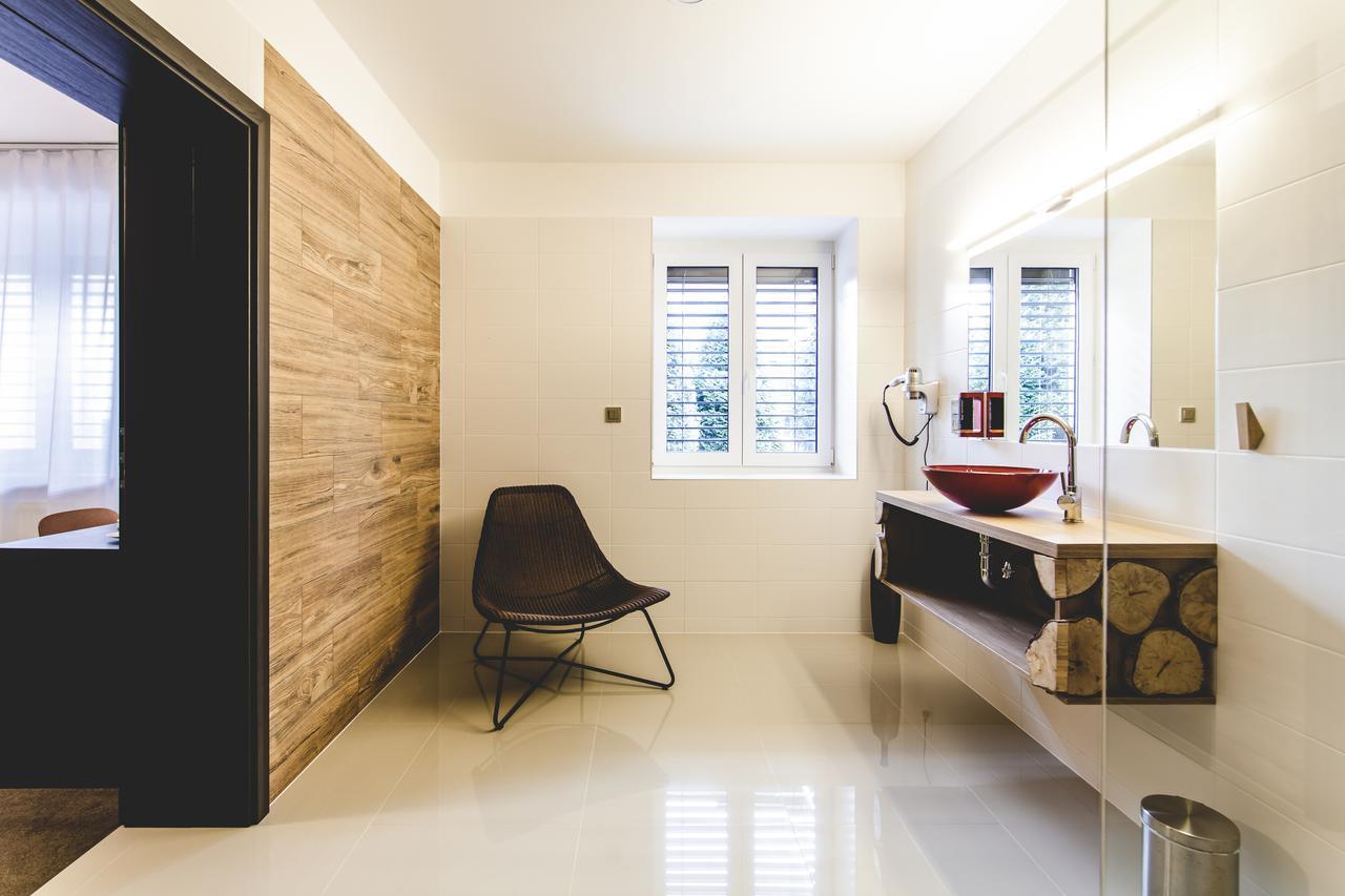 Silesia Residence 俄斯特拉发 外观 照片 Bathroom